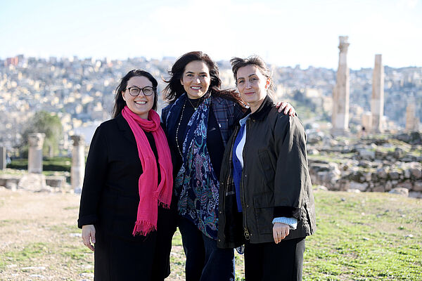  Auf dem Foto sieht man Teilnehmerinnen des diesj&auml;hrigen Ouissal-Programms: Petra Desort, Dr. Aghadir Jweihan und Luise Thiem