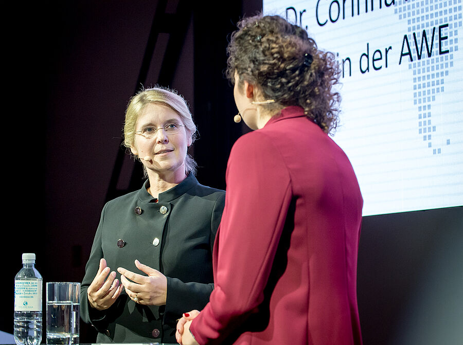 Dr. Corinna Franke Wöller mit Frau