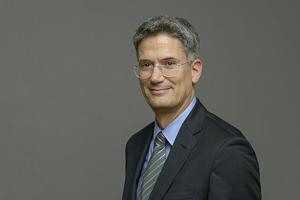 Portaitfoto von Prof. Dr. Axel Dreher