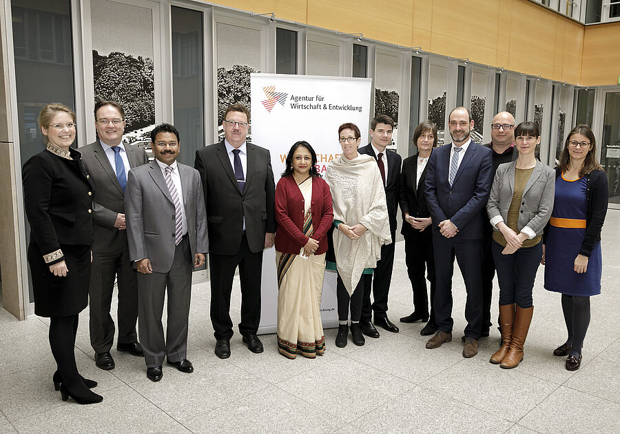 Gruppenfoto indische Delegation zu Besuch im AWE Büro