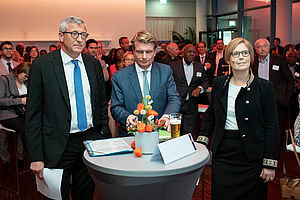 Dr. Bernhard Felmberg, Thomas Bareiß und Dr. Corinna Franke-Wöller beim AWE-Oktoberfest 2019