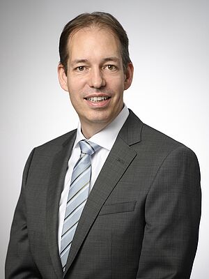 Portrait photo of Michael Krake